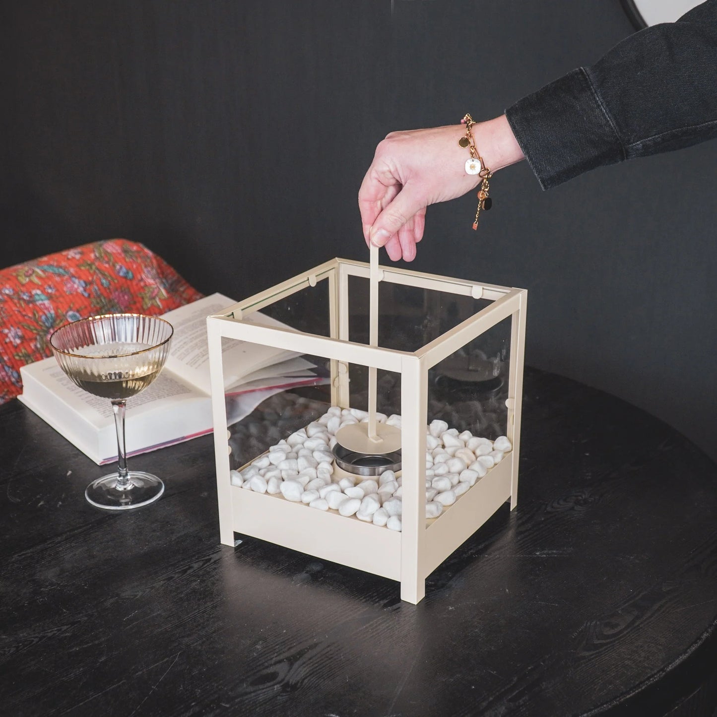 Housevitamin Tafel Haard Vierkant  Metaal/Glas Zand